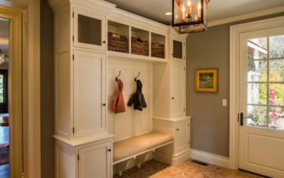 Tips For an Elegant and Organized Mudroom Entryway