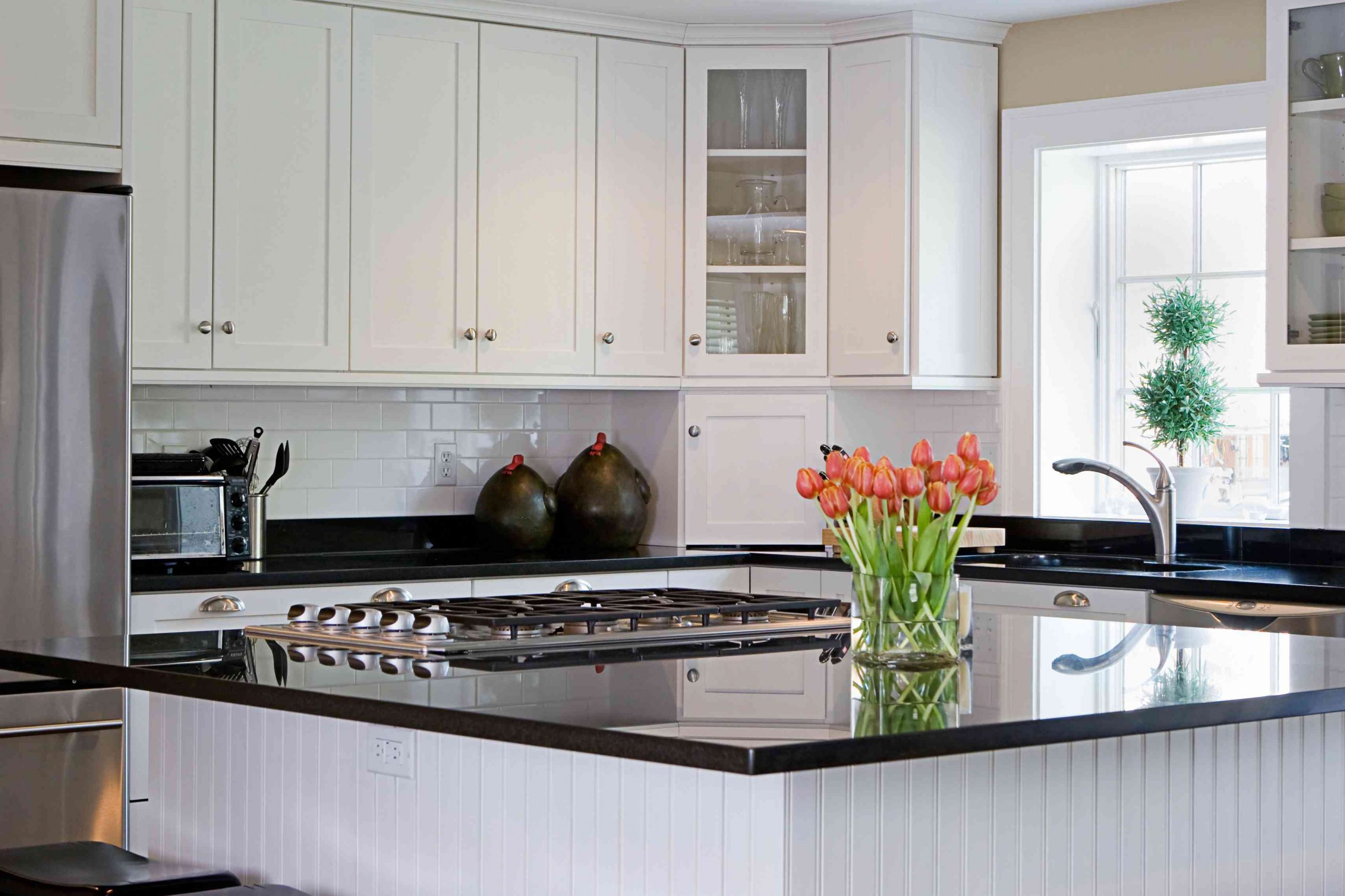 How to Match Your Kitchen Appliances to Granite Countertops